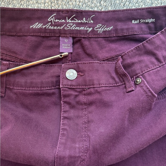 GLORIA VANDERBILT Slimming Effect Rail Straight Leg Jeans - Plum Wine - Size 12 - Picture 11 of 12